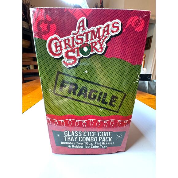 NIB 2005 A Christmas Story 2 Glass & Ice Cube Tray Combo Pack Green and Red - Picture 4 of 6